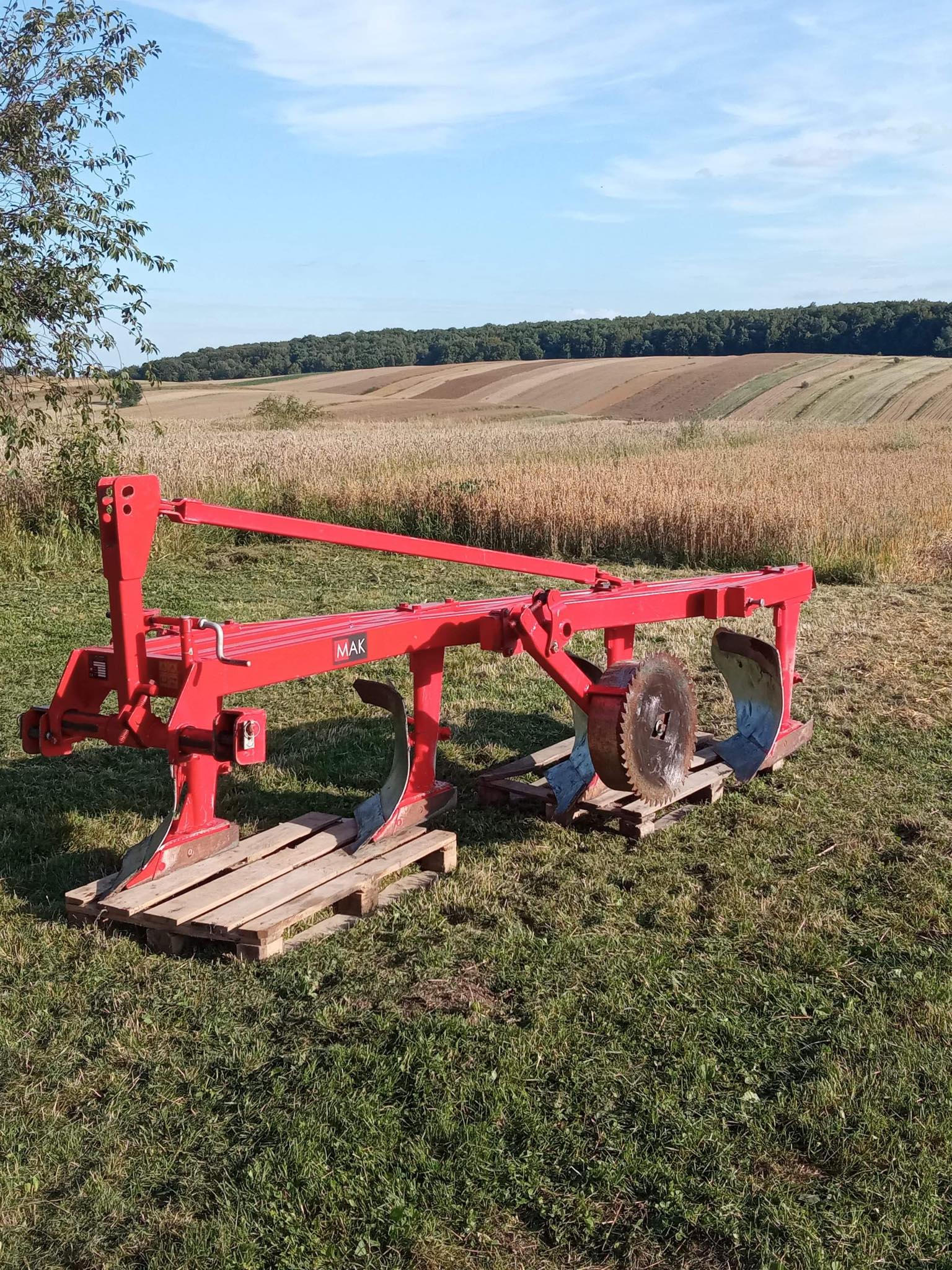 Sprzedam pług zagonowy awe mak 4x45 w bardzo dobrym stanie