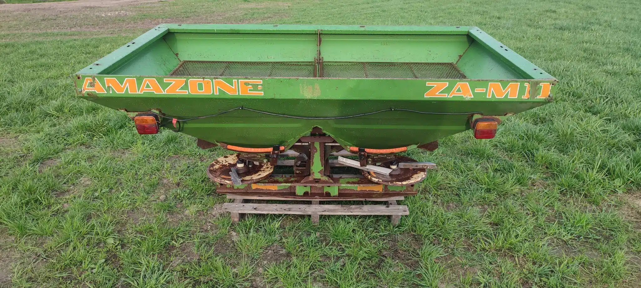 Rozsiewacz AMAZONE ZAM