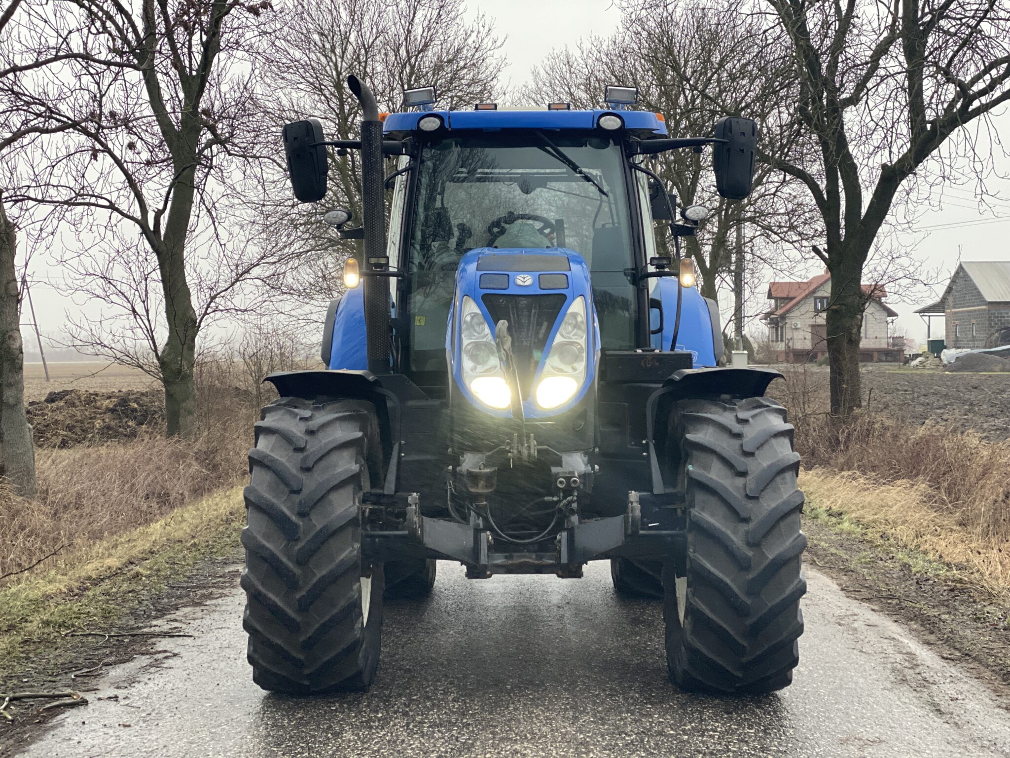 New Holland t7 210