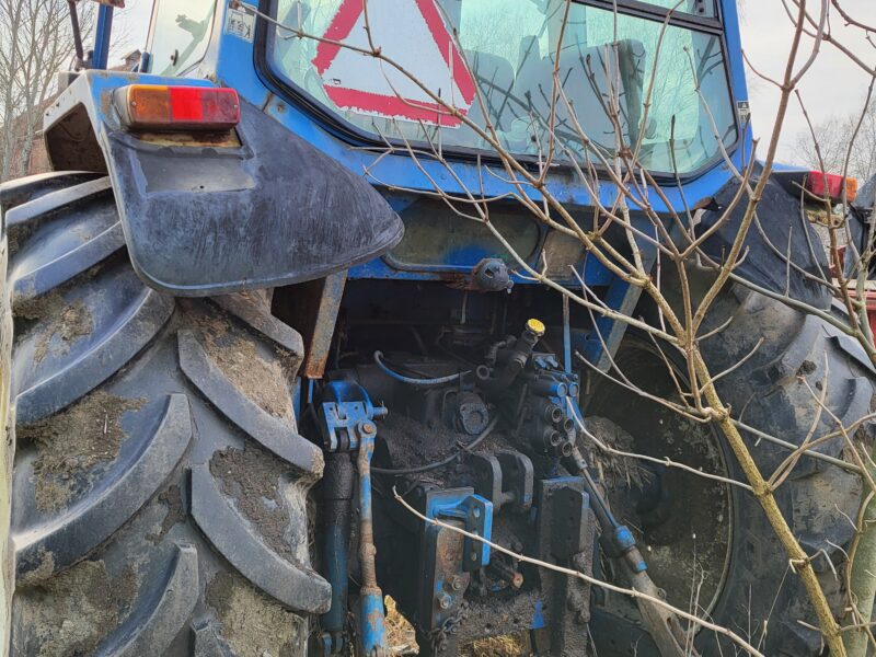 Ford 8210