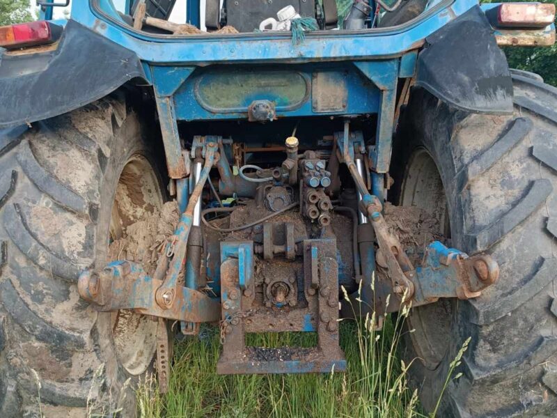 Ford 8210