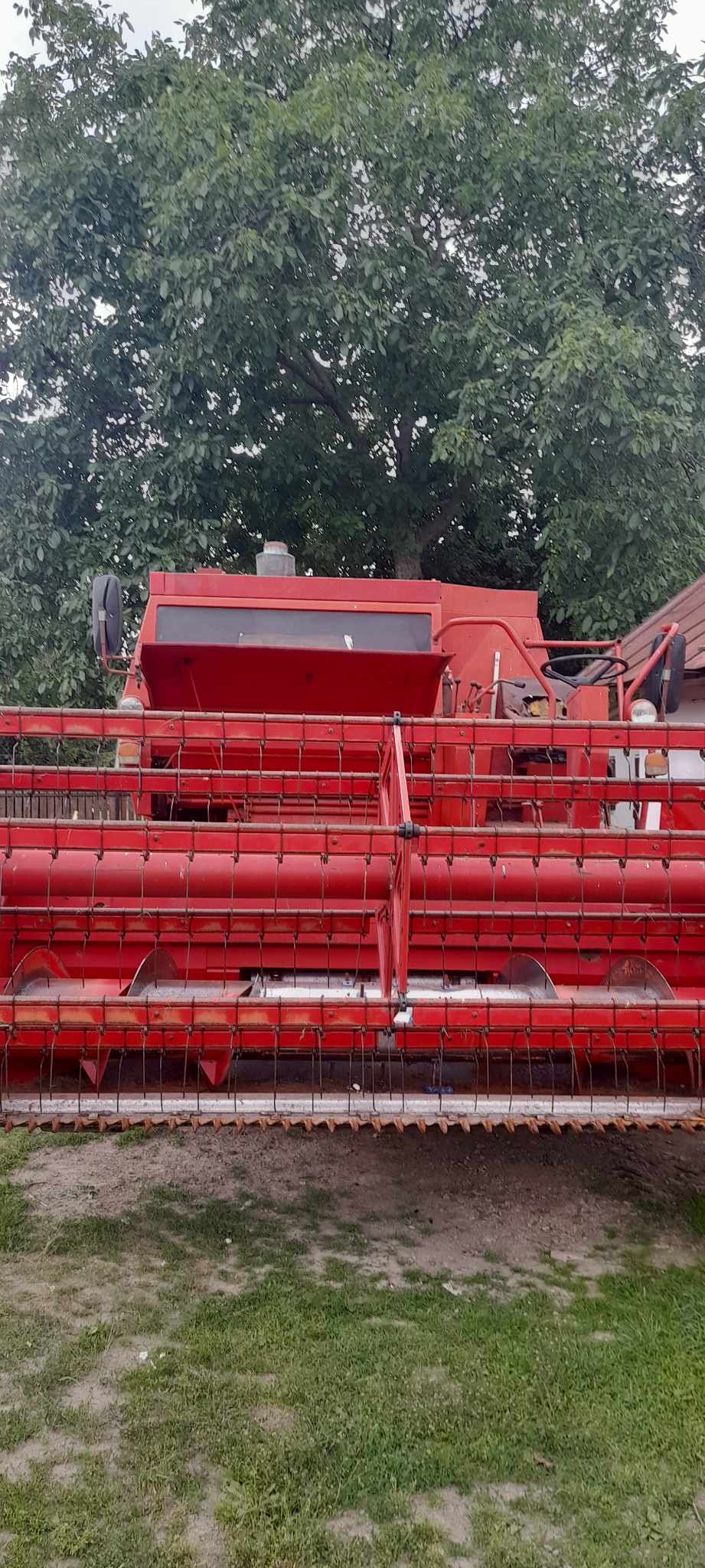 Kombajn zbożowy MF 440