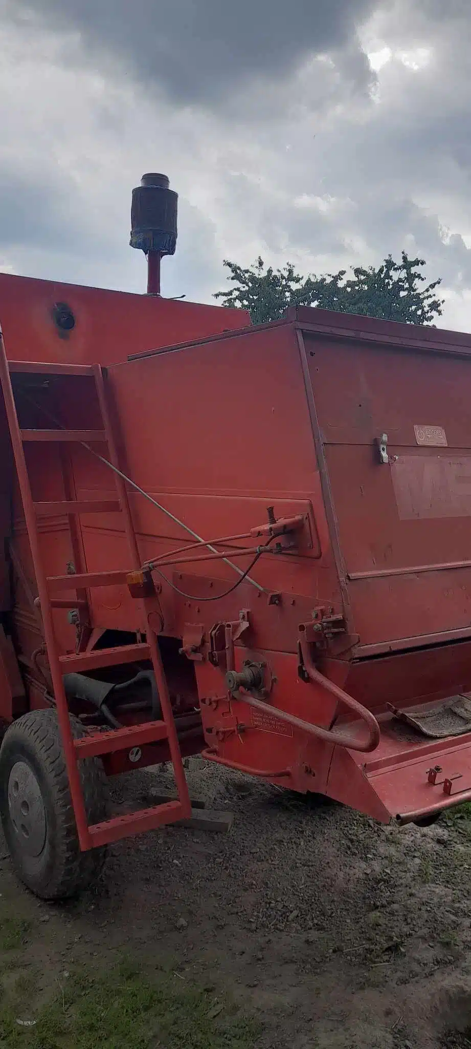 Kombajn zbożowy MF 440