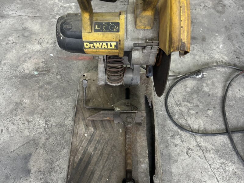 Przecinarka dewalt DW871