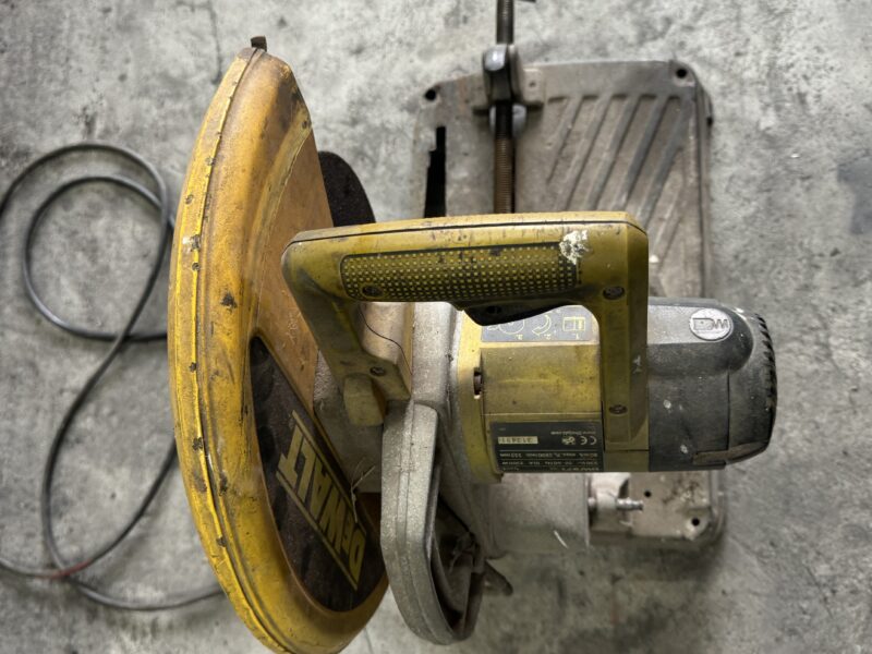 Przecinarka dewalt DW871