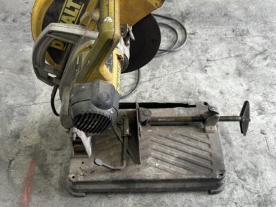 Przecinarka dewalt DW871