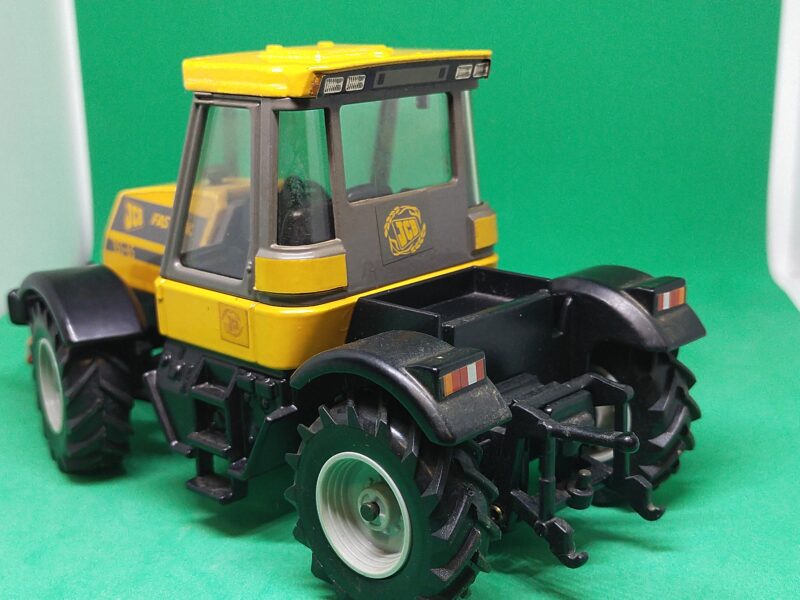 Joal traktor JCB 1:35 jak siku Britains universal hobbies