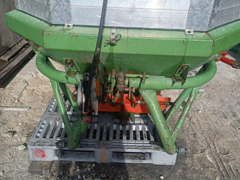 Rozsiewacz Amazone ZAF 804r