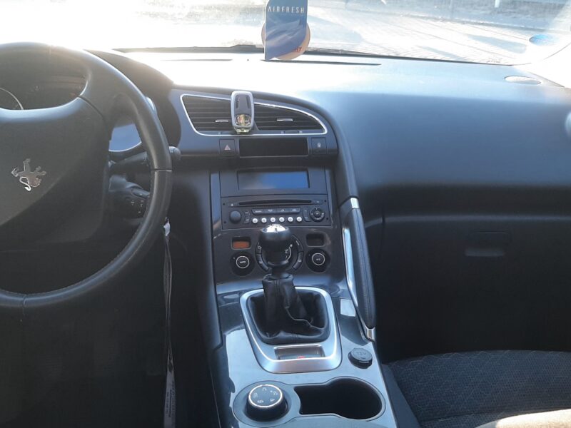 Peugeot 3008 2013 rok sprowadzony zarejestrowany 1.6 e HDI model polift