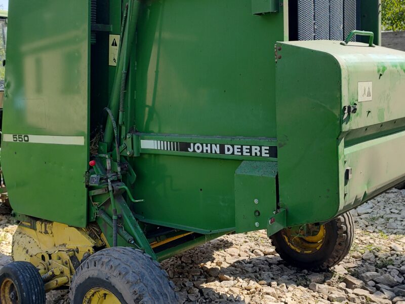 Prasa John Deere 550