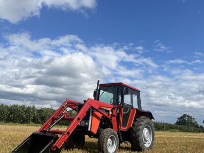 Massey Ferguson 575 z turem