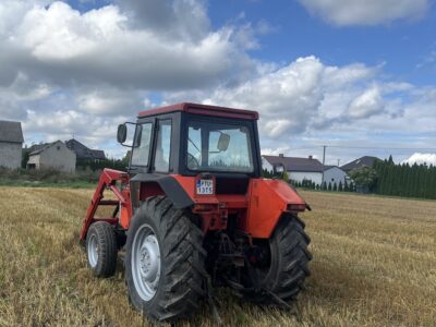 Massey Ferguson 575 z turem