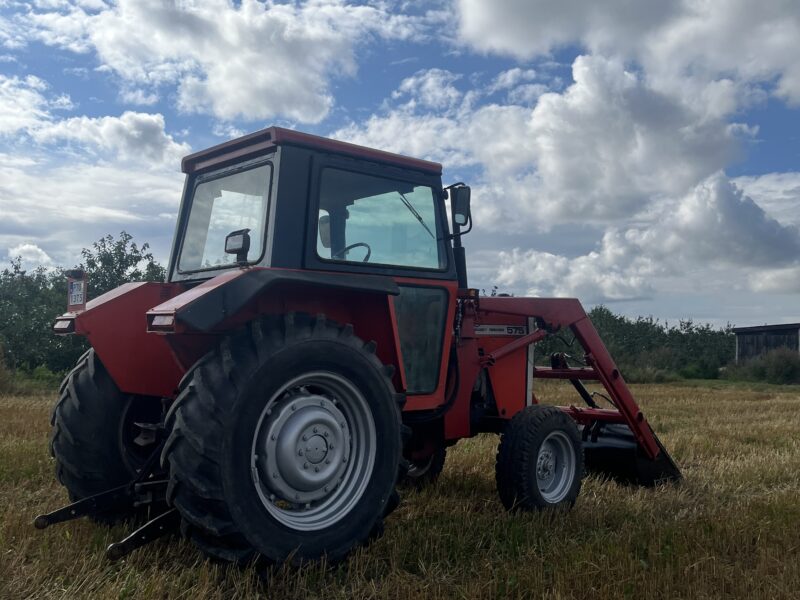 Massey Ferguson 575 z turem