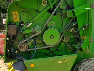 Prasa rolująca JOHN DEERE 575