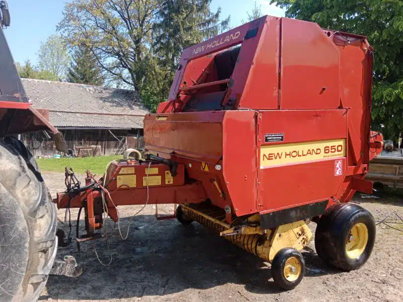 Prasa NH 650 zmienno komorowa ,siatka sznurek
