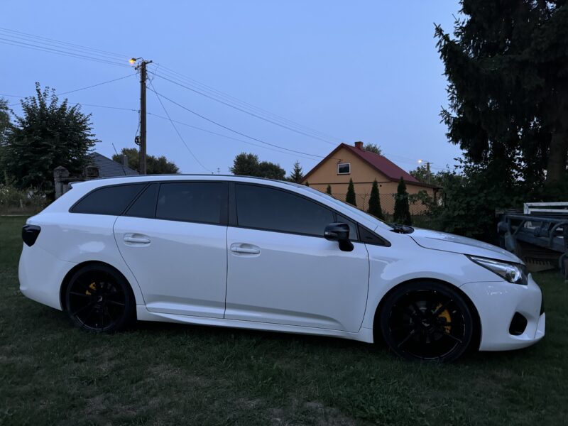 Toyota Avensis 2.0D4D 143KM Manual 2016r . LEDy BiX