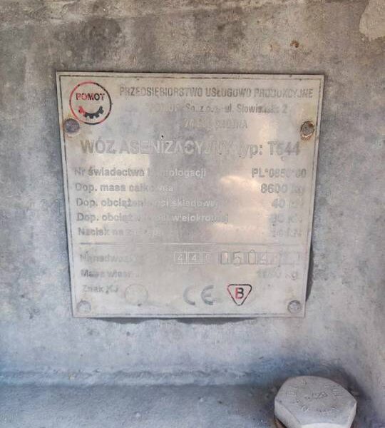 Wóz asenizacyjny beczkowóz Pomot Chojna 6700 l