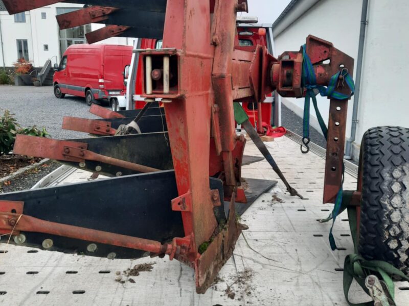 Plug 4 obrotowy Naud