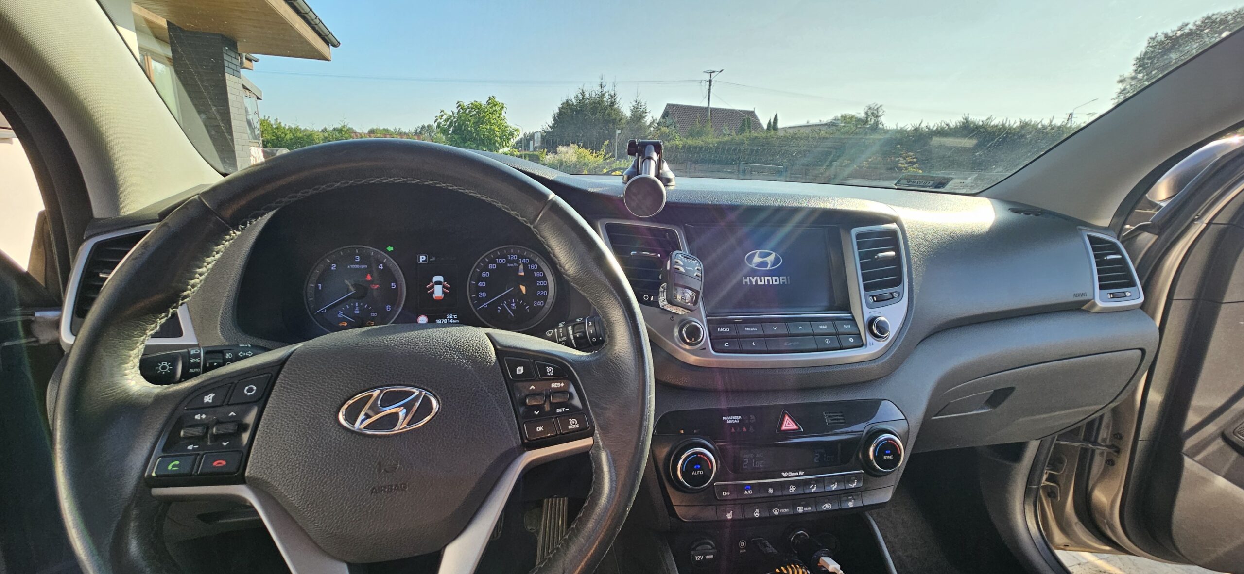 Hyundai Tucson TLE 2016R.