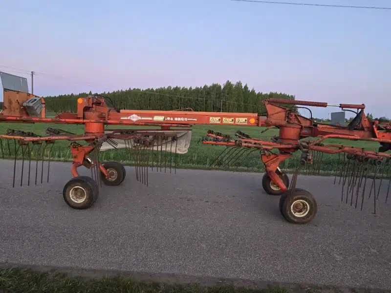 Zgrabiarka karuzelowa Kuhn 6m