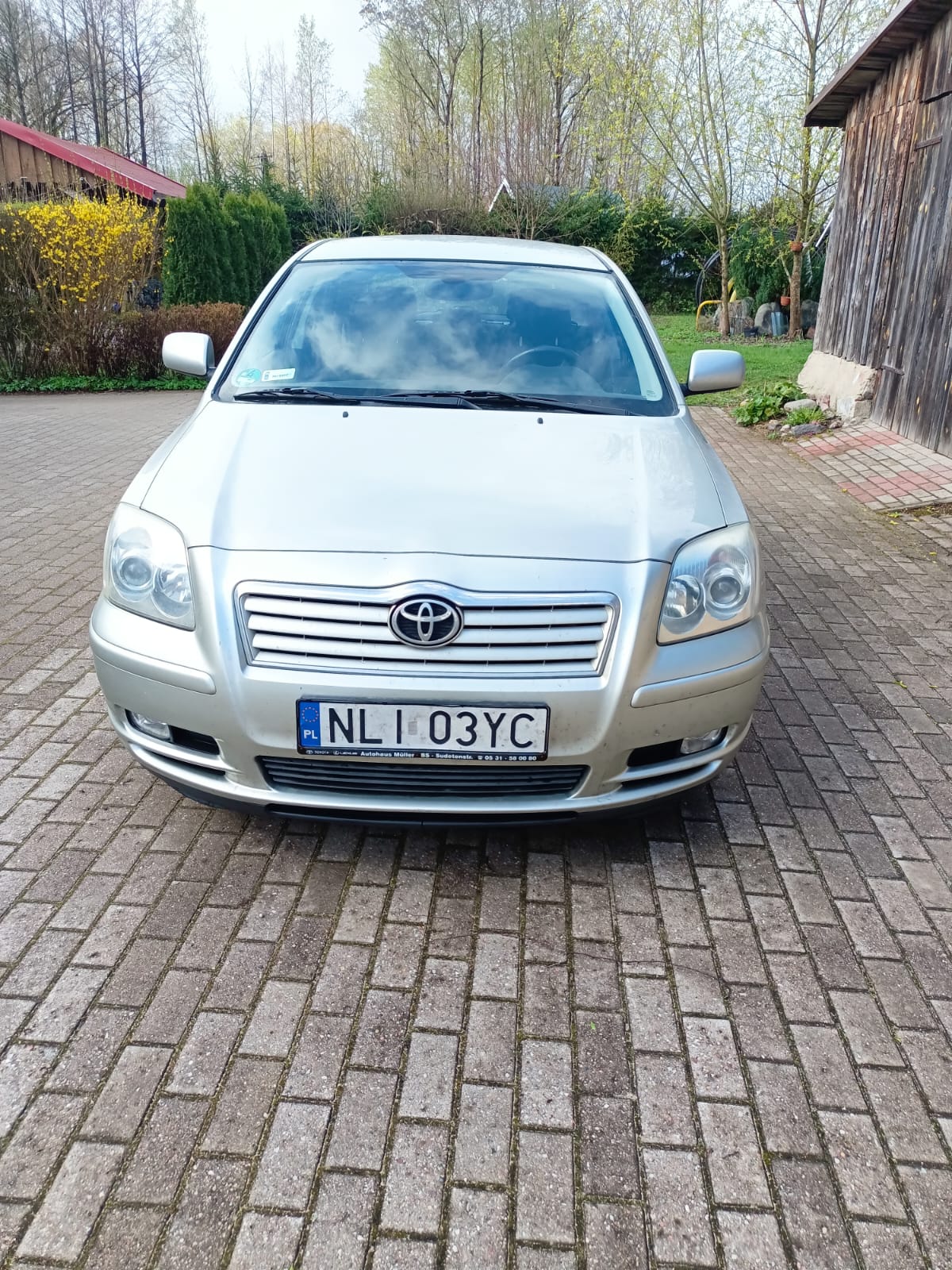 Toyota avensis liftback