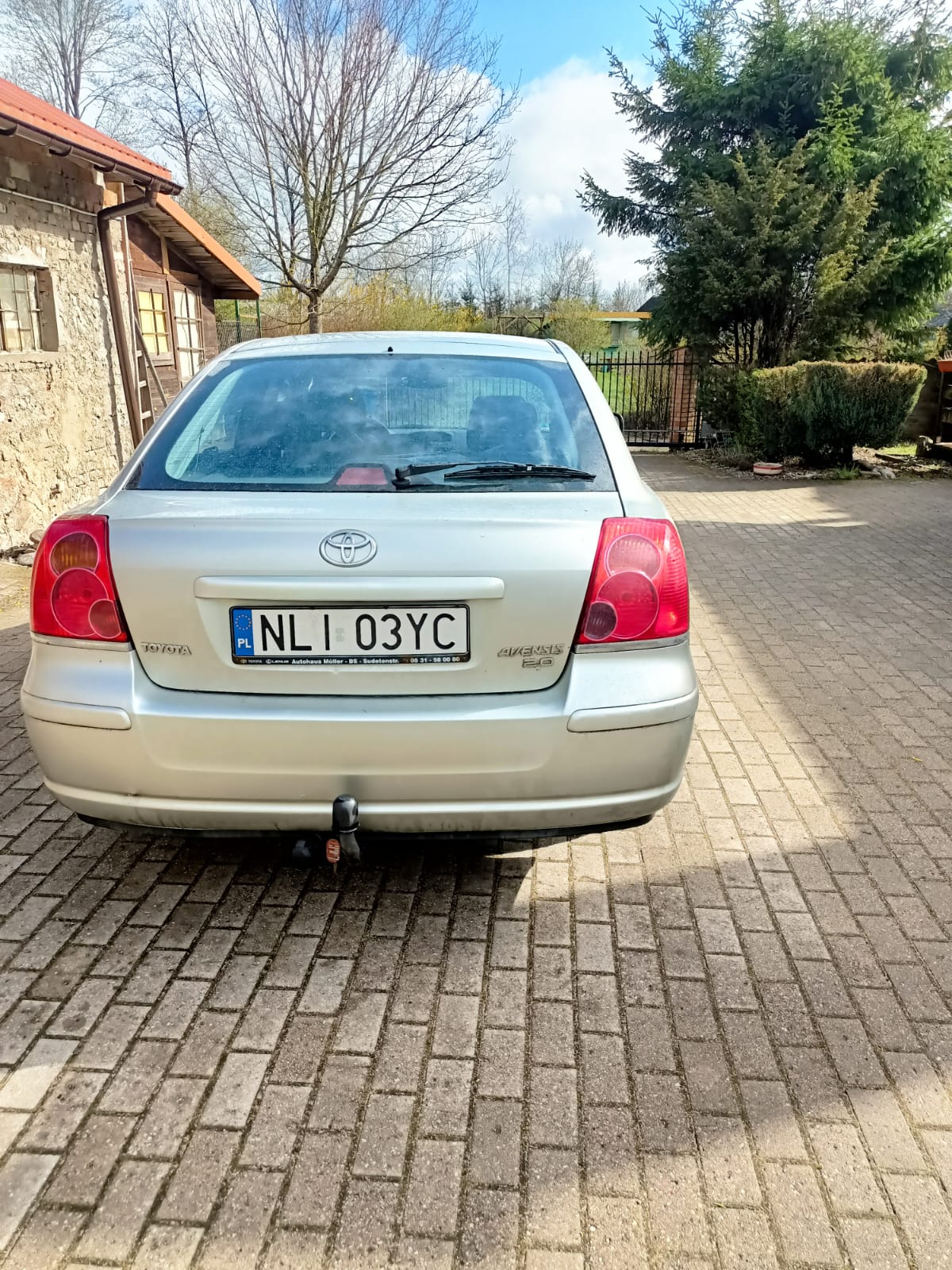 Toyota avensis liftback