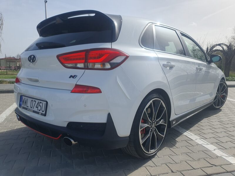 Piękny Hyundai i30N hatchback 275km