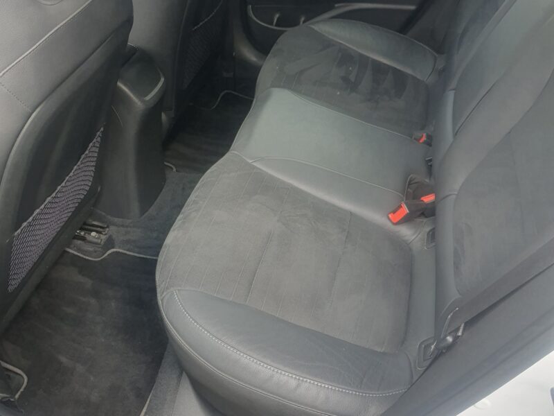 Piękny Hyundai i30N hatchback 275km