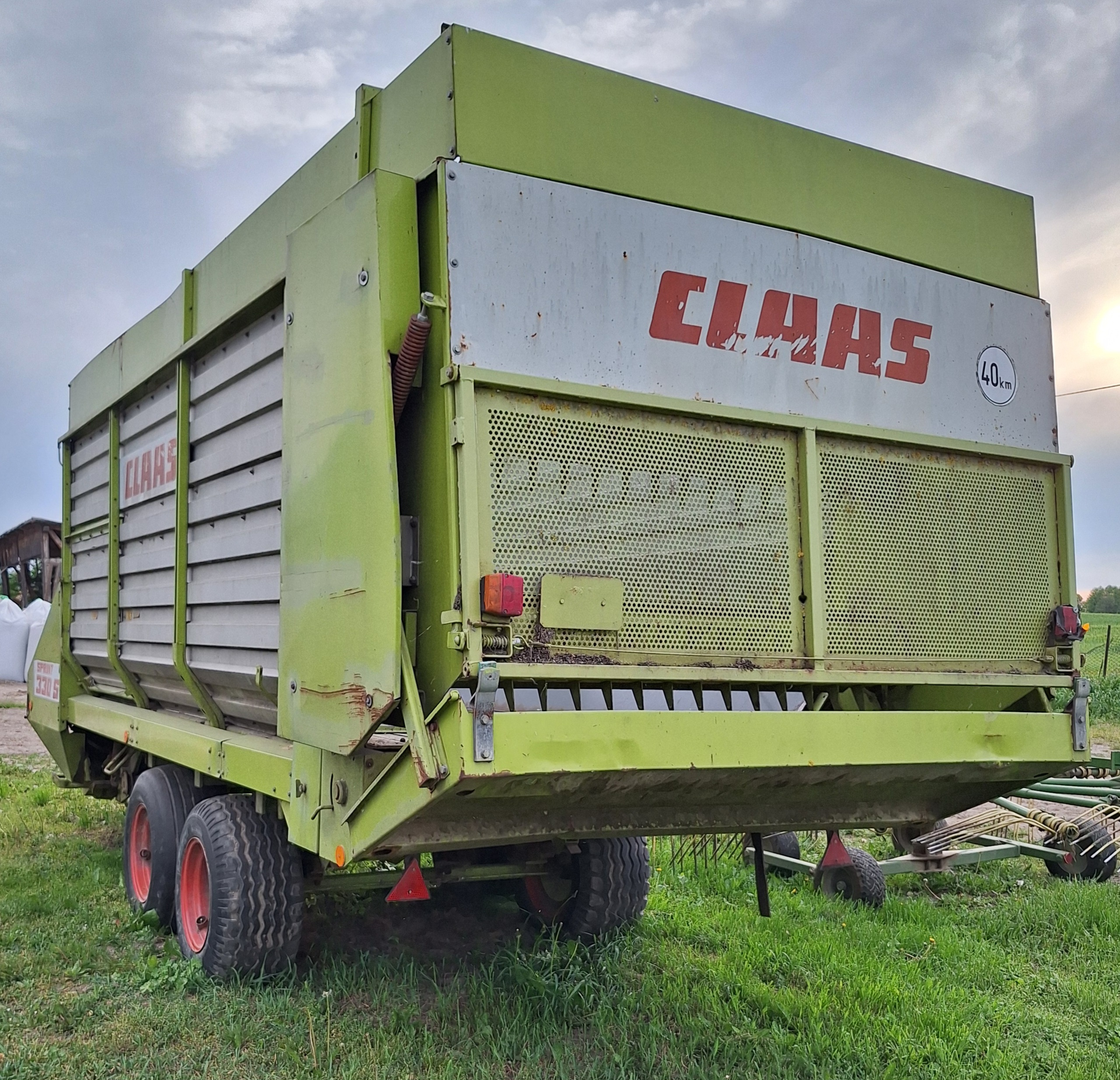 Przyczepa objętościowa claas sprint 330 s