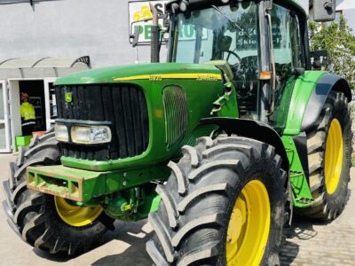 John Deere 6920