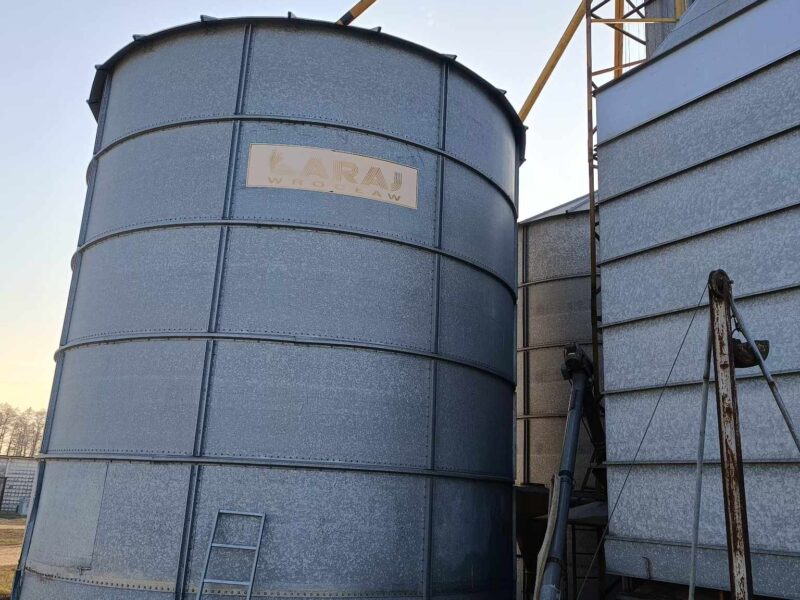 Silosy zbożowe ARAJ 3 silosy po 170 ton z podnośnikiem kubełkowym
