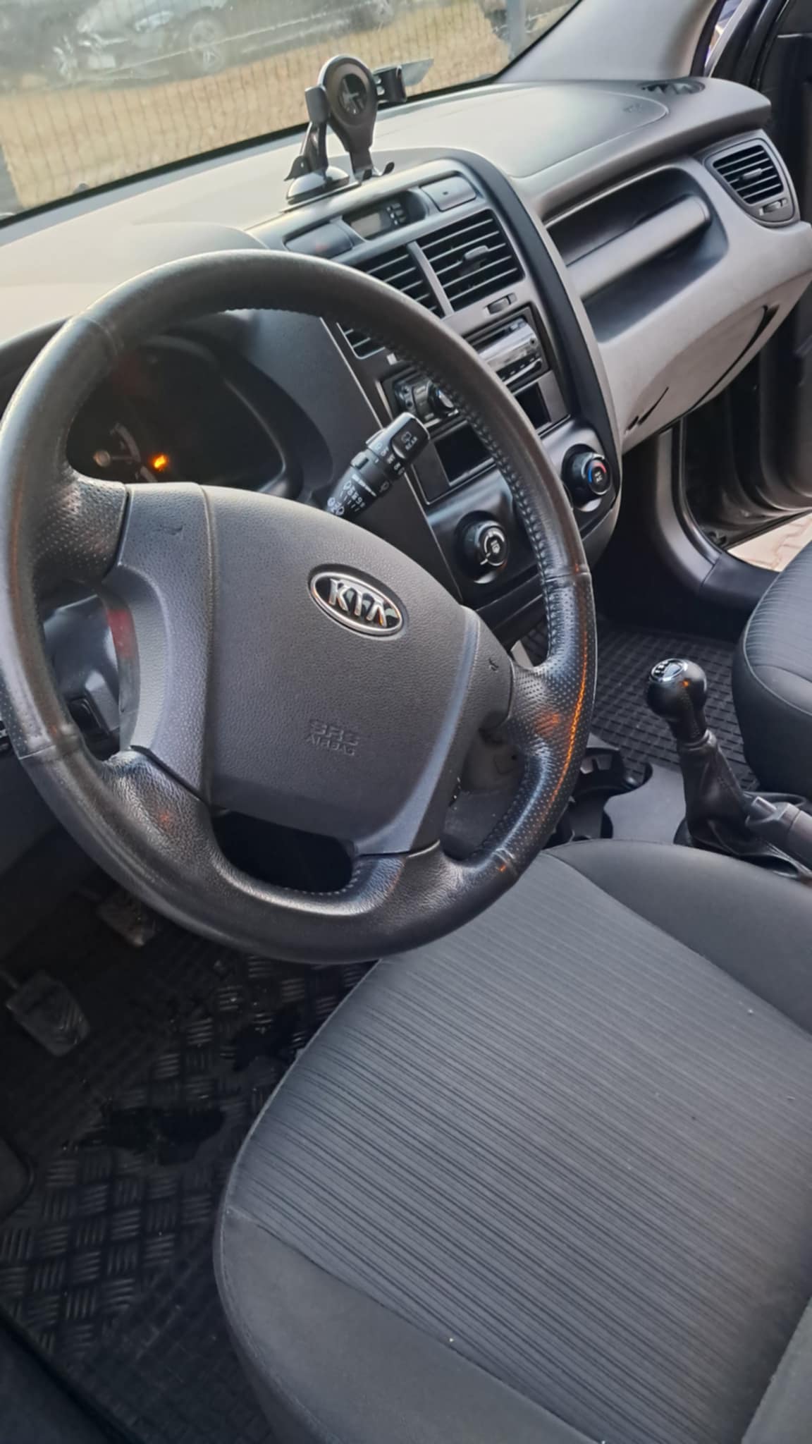 Sprzedam Kia Sportage ll 2.0b 142km