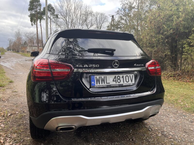 Mercedes GLA 250 4-MATIC FULL-LED