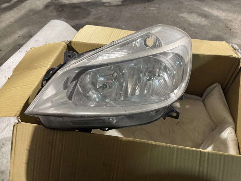 Lampa lewy przód Clio 3 przedlift 05-09