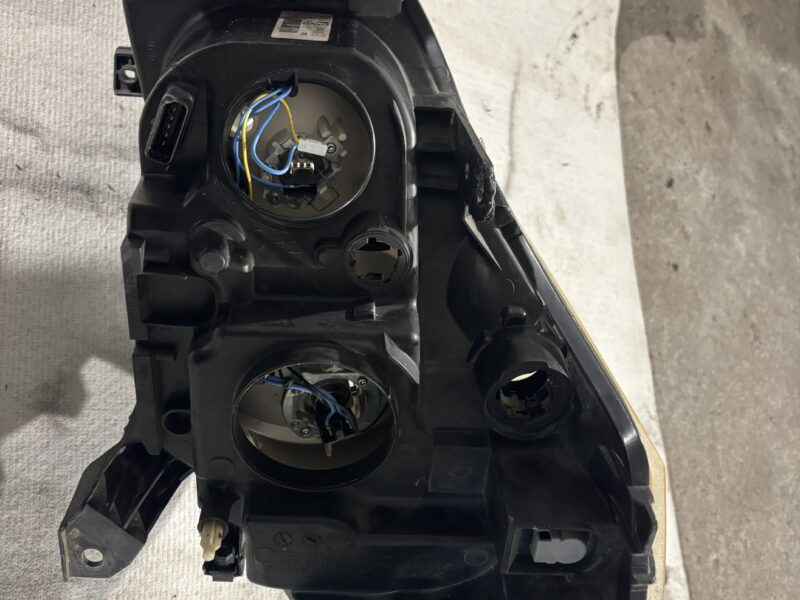 Lampa prawy przód Clio 3 przedlift 05-09
