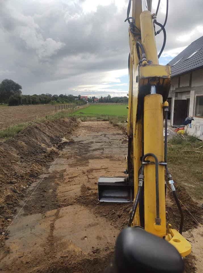 Usługi koparko-ładowarką i transport