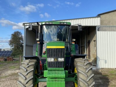 Ciągnik John Deere 7710