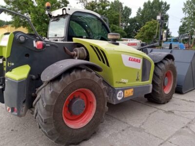 Claas Scorpion 7055