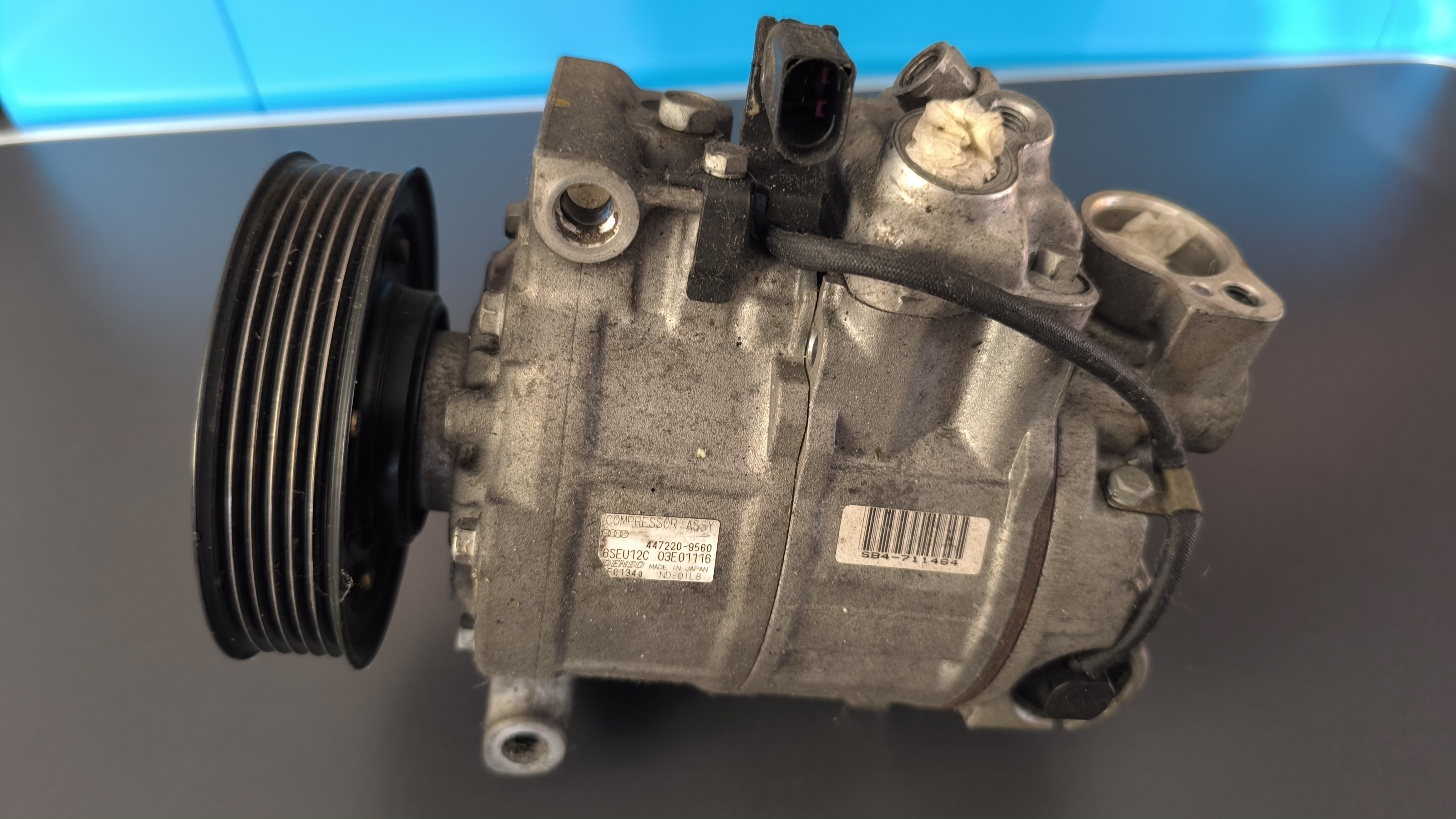 AUDI A4 B6 SPRĘŻARKA KLIMATYZACJI 447220-9560