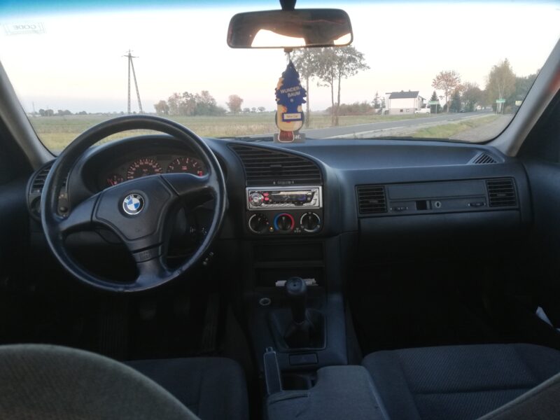 Sprzedam Bmw e36 1.6