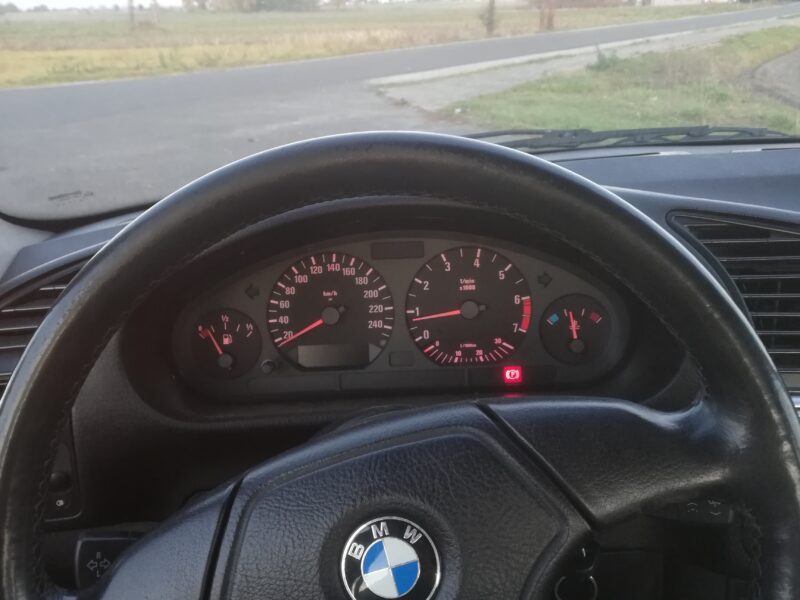Sprzedam Bmw e36 1.6