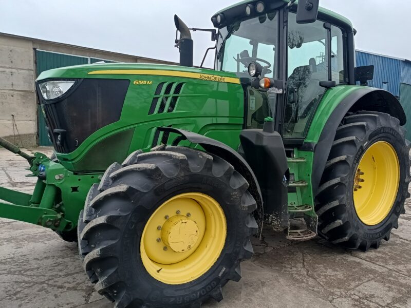 John Deere 6195M