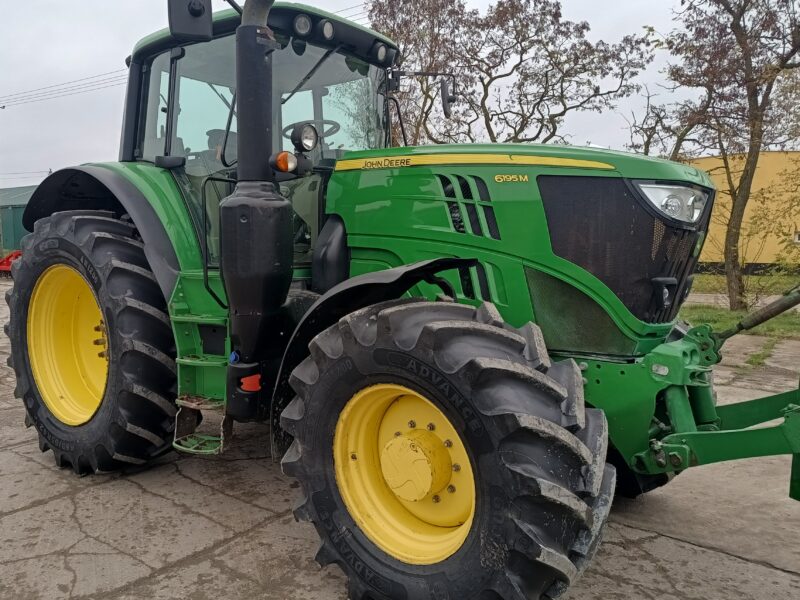 John Deere 6195M