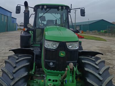 John Deere 6195M