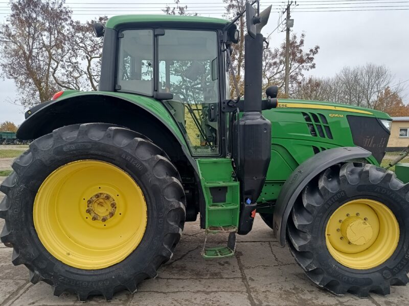 John Deere 6195M