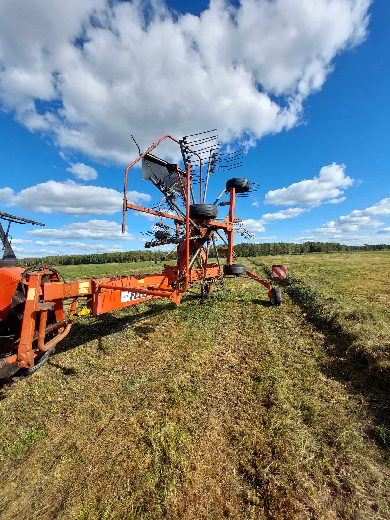 Zgrabiarka dwukaruzelowa fella ts 1400