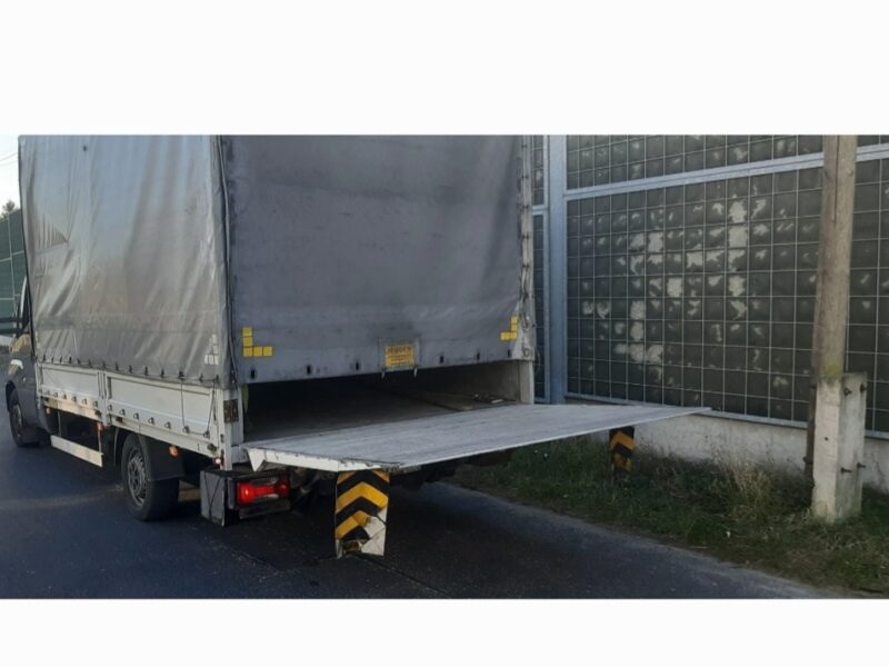 Winda 750 kg zamontowana w Iveco Daily