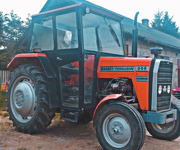 Massey Ferguson 255