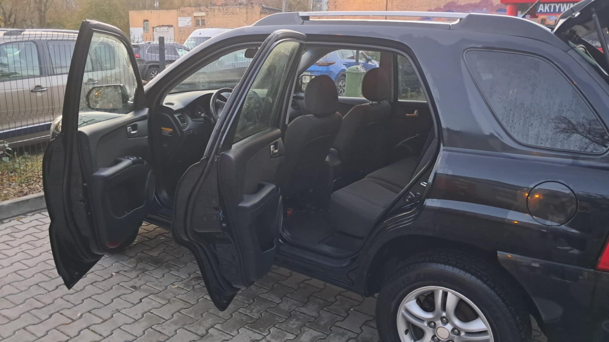 Sprzedam Kia Sportage ll 2.0b 142km