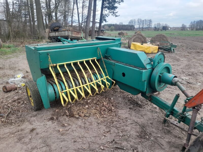 Sprzedam prasę kostkującą john deere